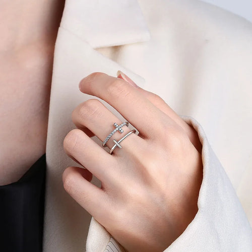 Bague ouverte à croix sertie de zircons — vue 2