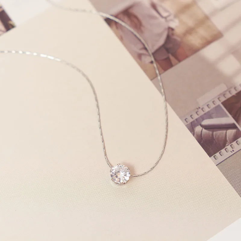 Collier à pierre sertie à griffes, pendentif géométrique — vue 4