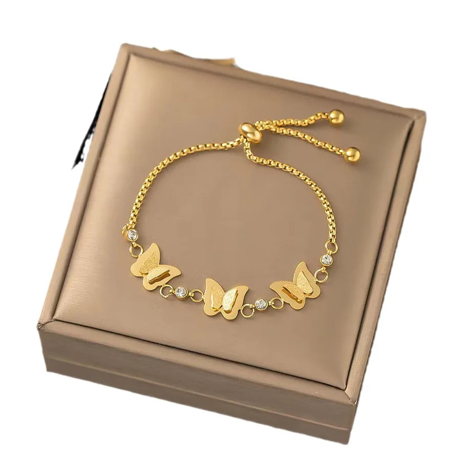 Bracelet papillon doré et perle d'eau douce — vue 3