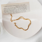 Bracelet géométrique épuré en acier doré — vue 5