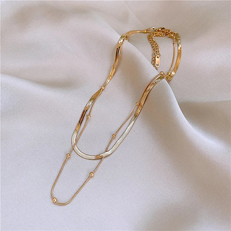 Collier à deux rangs et pendentif en U — vue 5