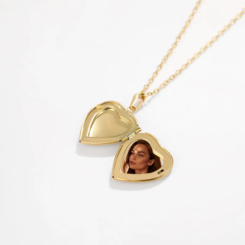 Collier médaillon cœur à ouvrir, chaîne dorée — vue 3
