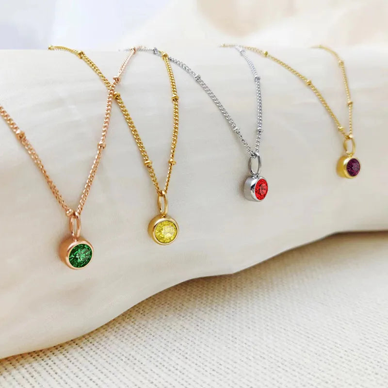 Collier pendentif pierre de naissance — vue 2