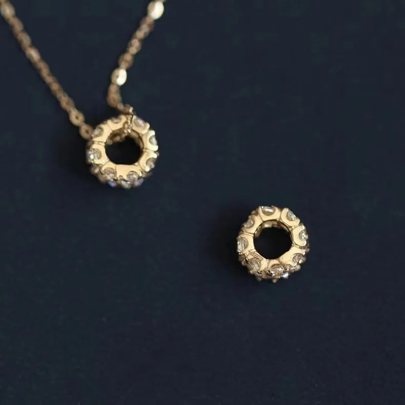 Collier à pendentif géométrique serti — vue 2