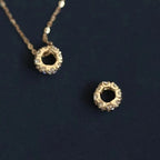 Collier à pendentif géométrique serti — vue 2