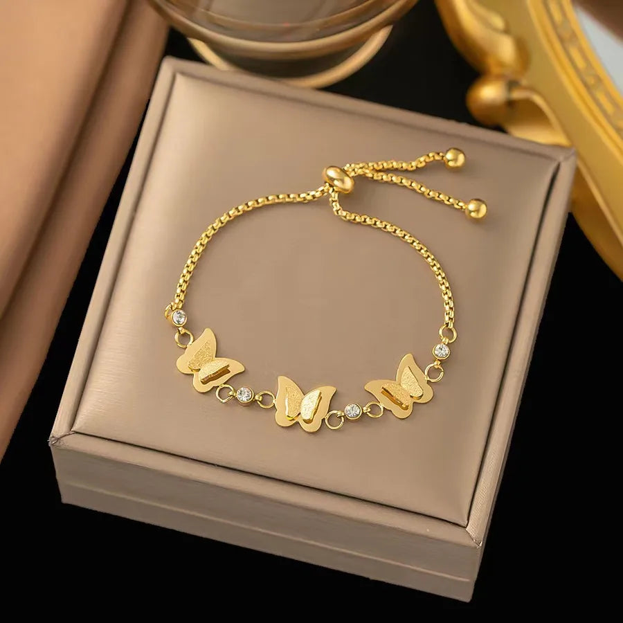 Bracelet papillon doré et perle d'eau douce — vue 8