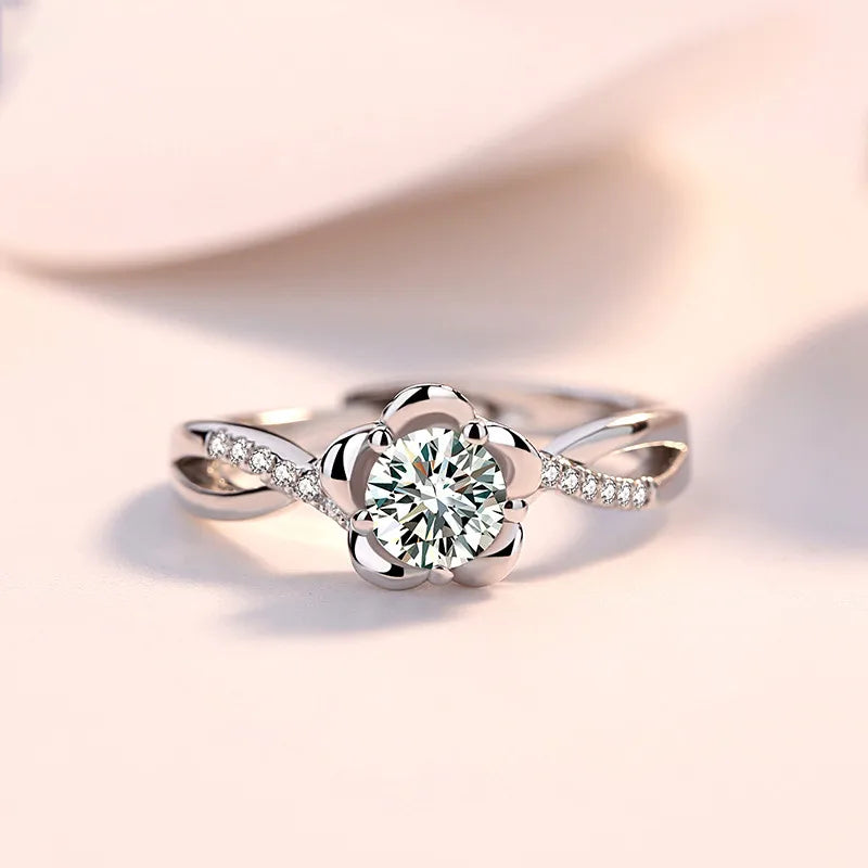 Bague ouverte à motif fleur sertie de zircons — vue 5