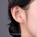 Puces d'oreilles géométriques serties de zircons — vue 3