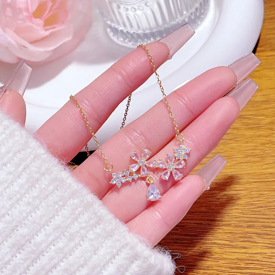 Collier à petites fleurs, acier titane — vue 4