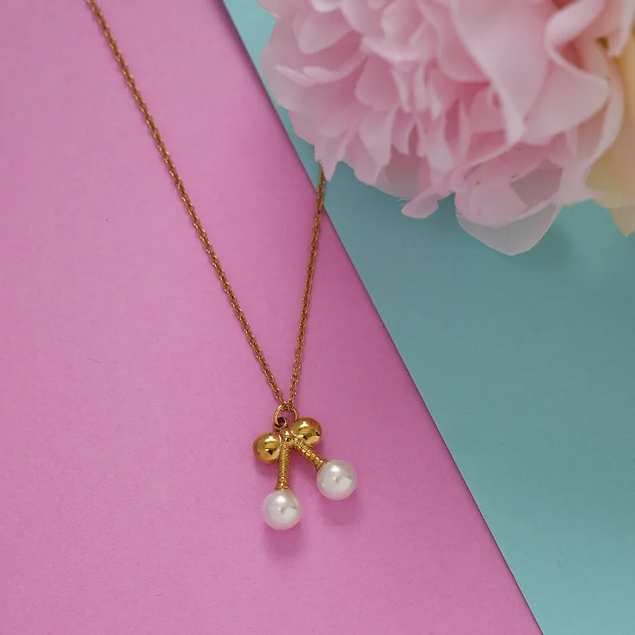 Collier à deux cerises, chaîne fine dorée — vue 6
