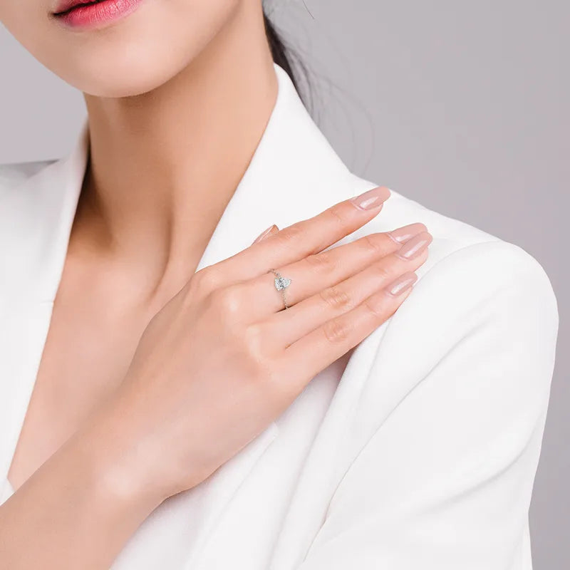 Bague à zircon taille goutte sur monture fine — vue 4