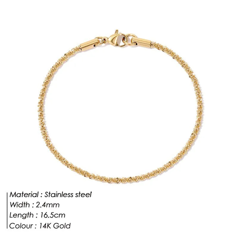 Bracelet géométrique minimaliste, acier doré — vue 7