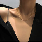 Collier à pendentif géométrique minimaliste — vue 3