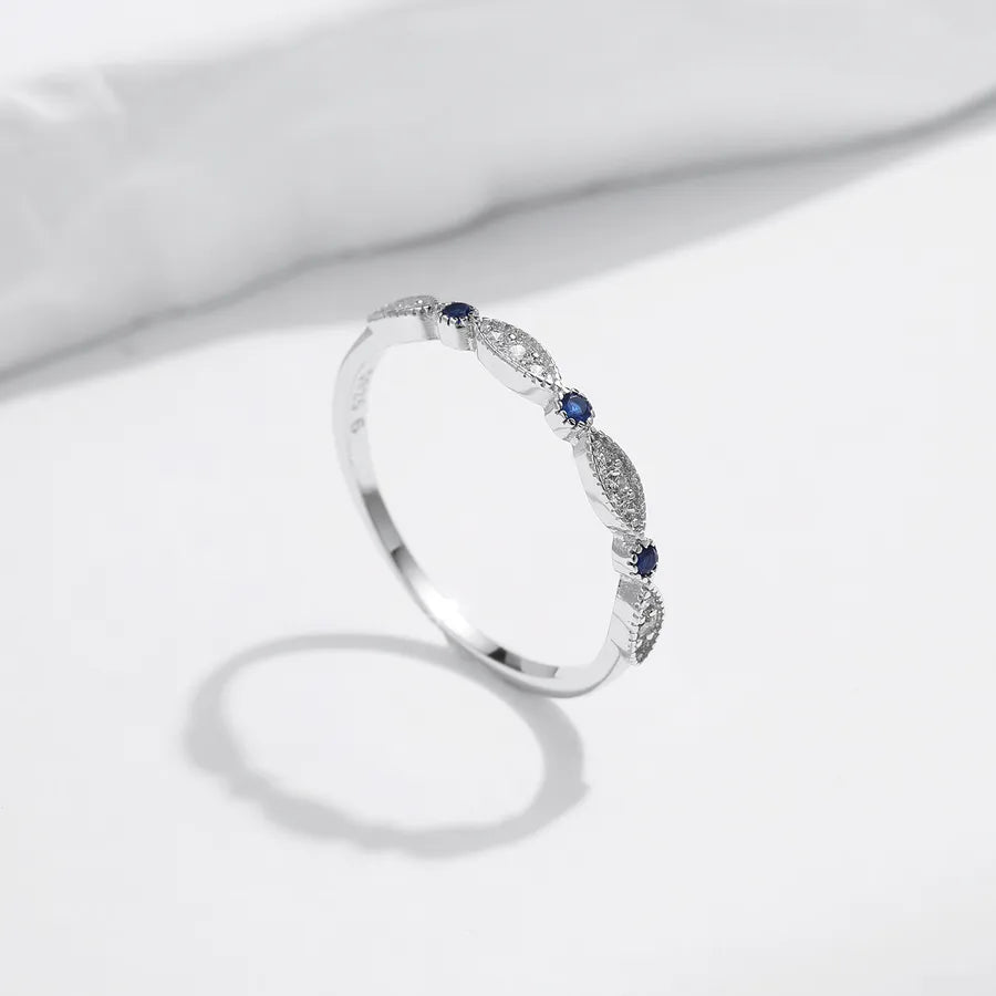 Bague géométrique sertie de zircons, argentée — vue 3