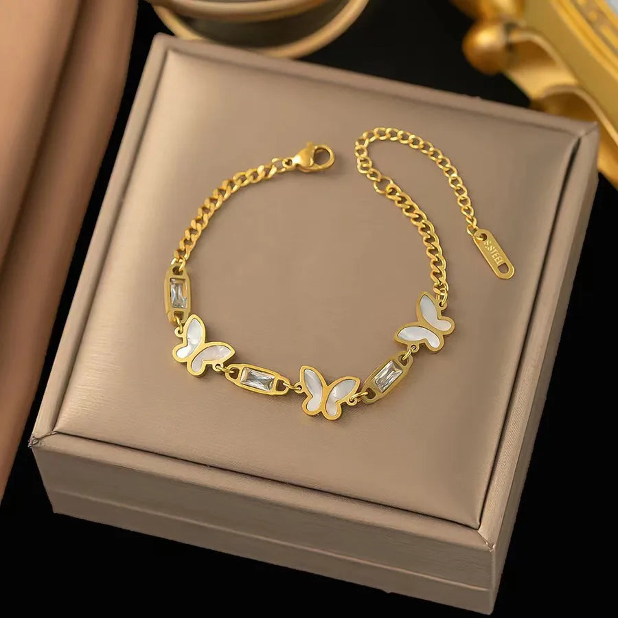 Bracelet papillon doré et perle d'eau douce — vue 5