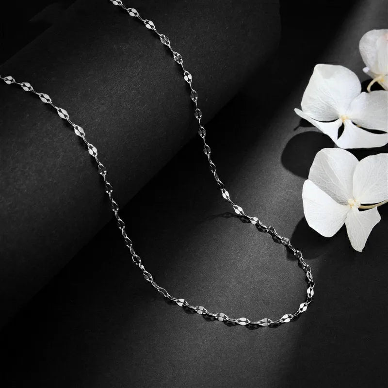 Collier à pendentif lèvres, modèle unisexe — vue 6