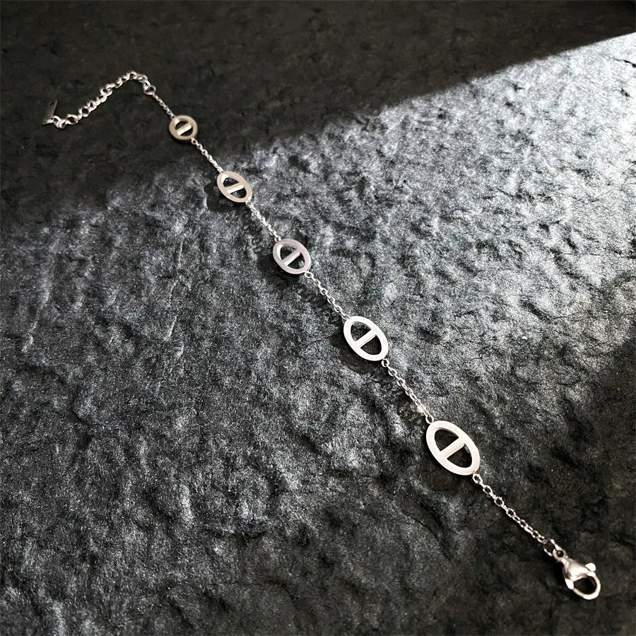 Bracelet aux lignes géométriques, acier titane — vue 4