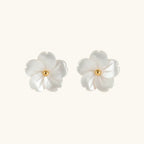 Collier fleur de nacre naturelle, chaîne dorée — vue 8
