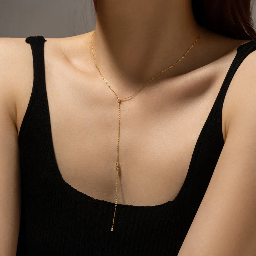 Collier à pendentif géométrique argenté — vue 3