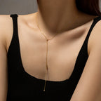 Collier à pendentif géométrique argenté — vue 3
