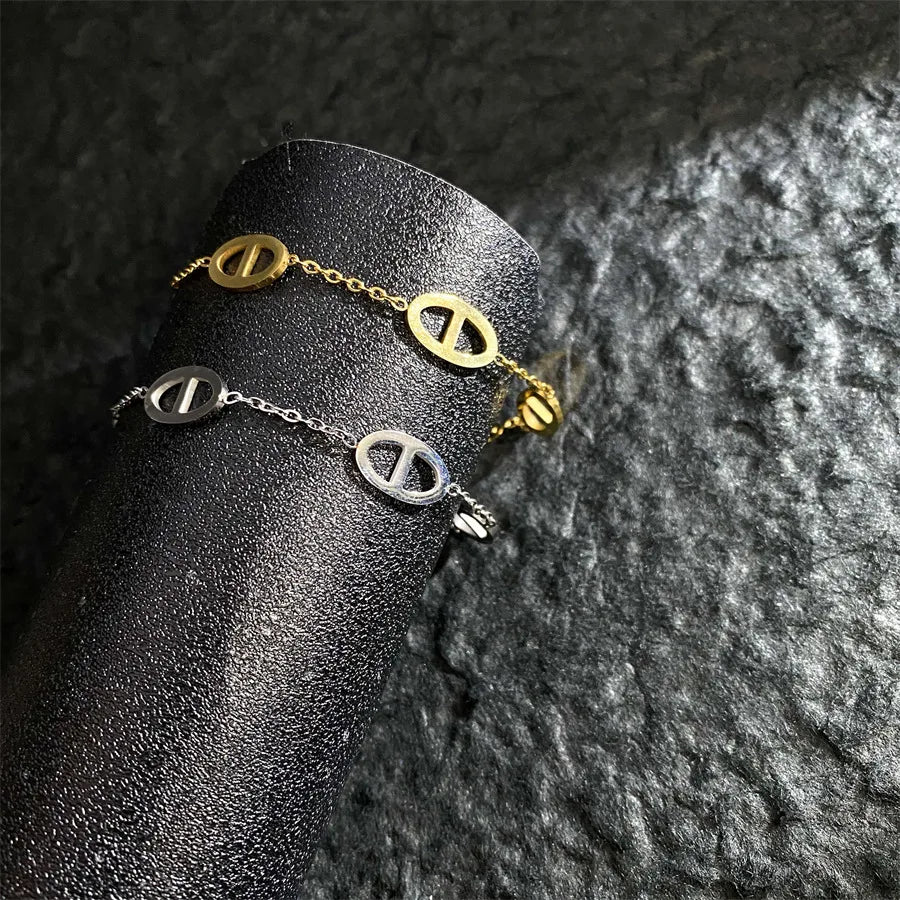 Bracelet aux lignes géométriques, acier titane — vue 5