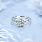 Bague moissanite en monture fleur, dorée — vue 4