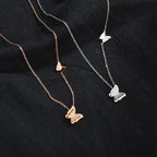 Collier papillon sur chaîne fine dorée — vue 2