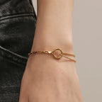 Bracelet cercle ouvert au tracé libre, acier doré — vue 2
