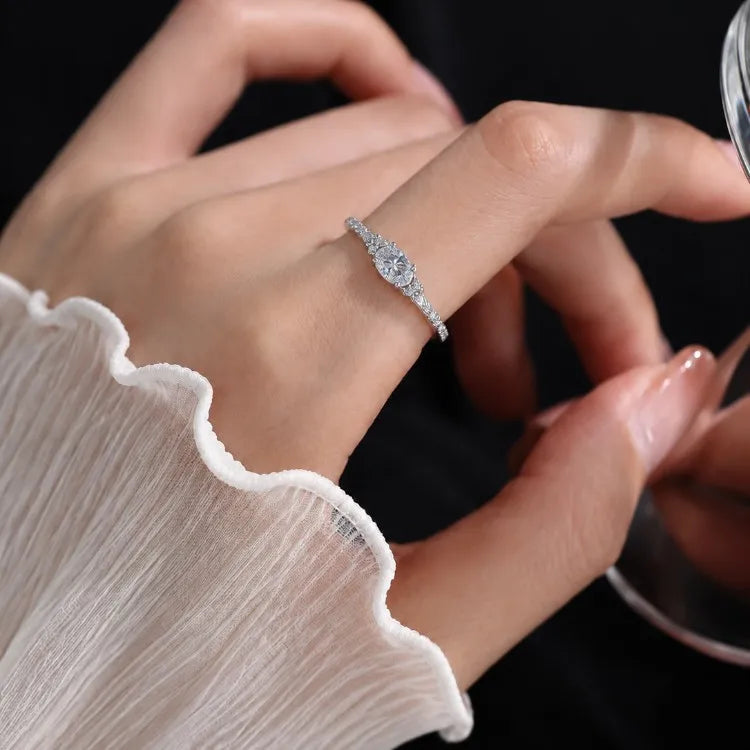 Bague à zircon blanc taille carrée — vue 3