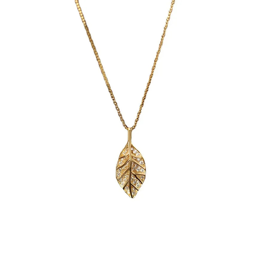 Collier à feuilles découpées, chaîne dorée — vue 3