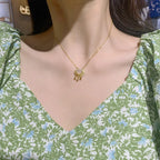 Collier cadenas sur chaîne dorée — vue 2