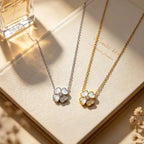 Collier fleur de nacre blanche sur chaîne dorée
