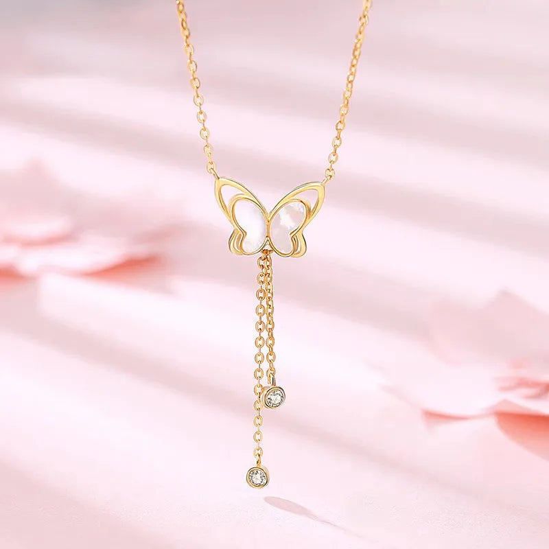 Collier papillon de nacre à double rang et pampille
