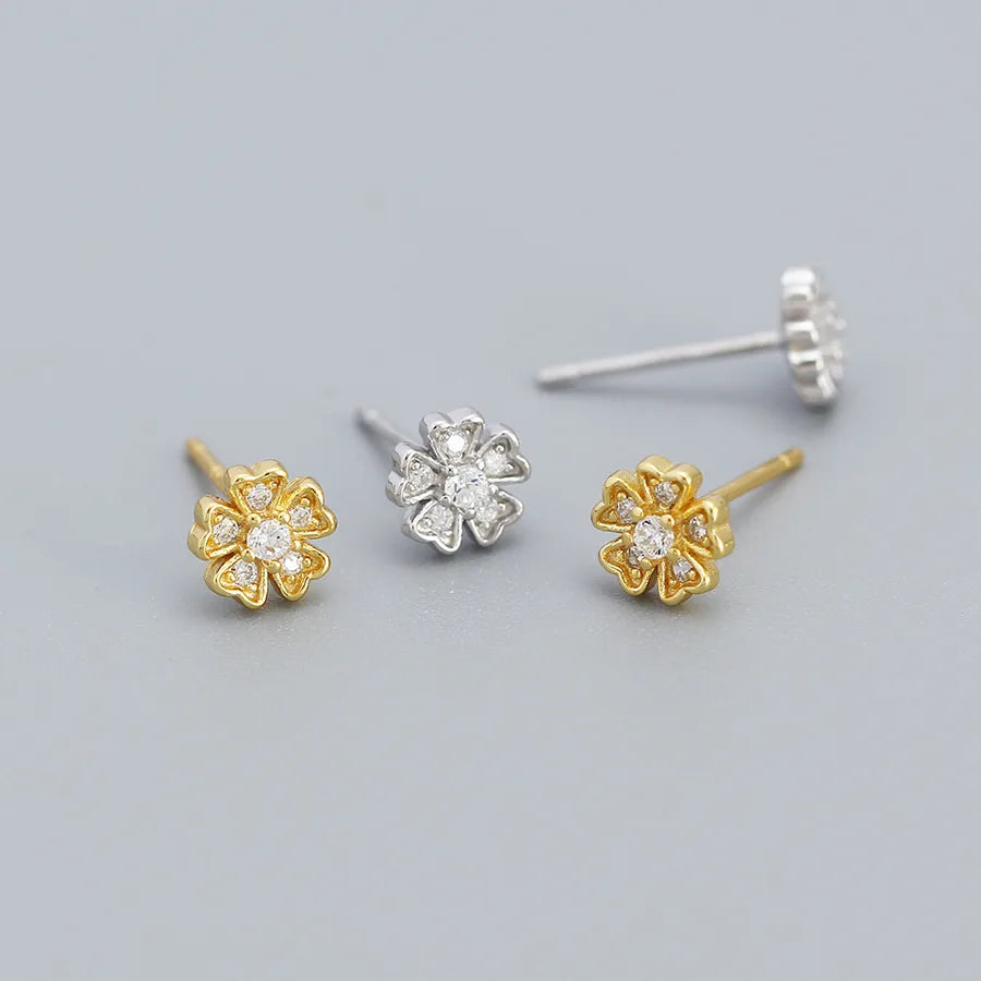 Puces d'oreilles fleur ciselée en argent massif 925