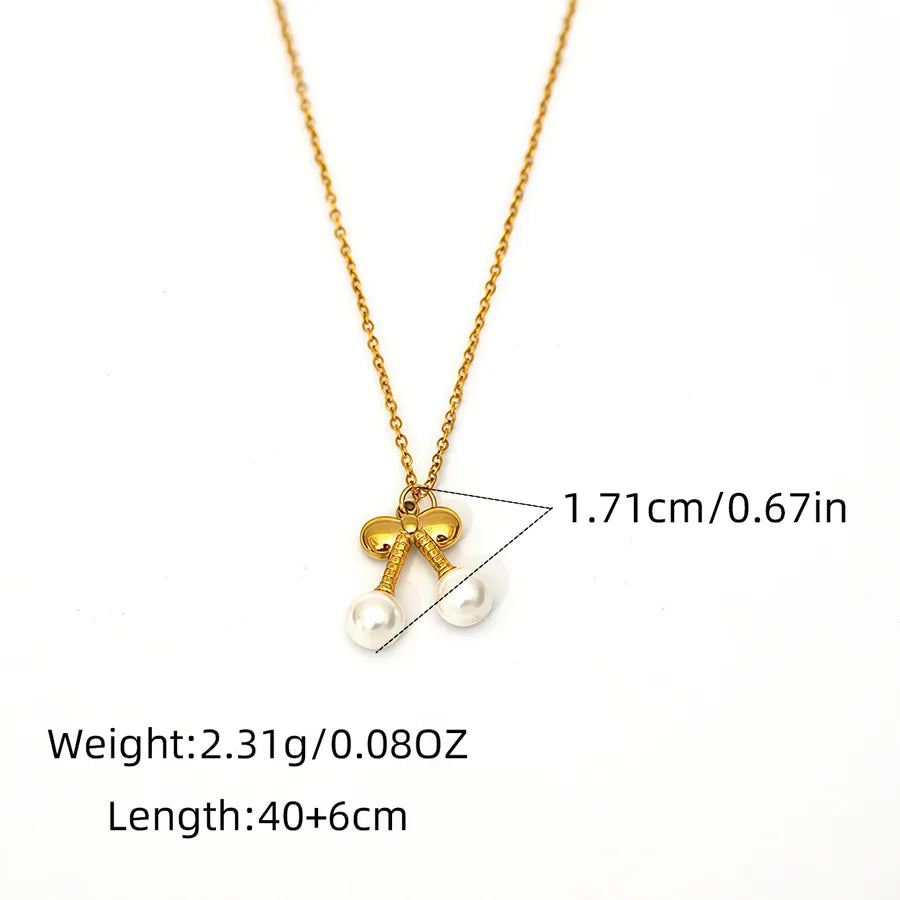 Collier à deux cerises, chaîne fine dorée — vue 7