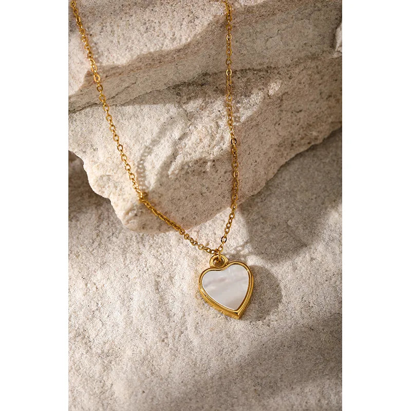 Collier cœur ajouré, chaîne fine dorée — vue 5