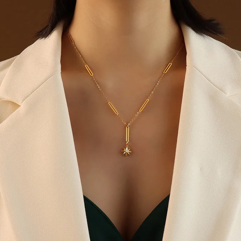 Collier à ligne continue de zircons sertis, chaîne 45+5 cm