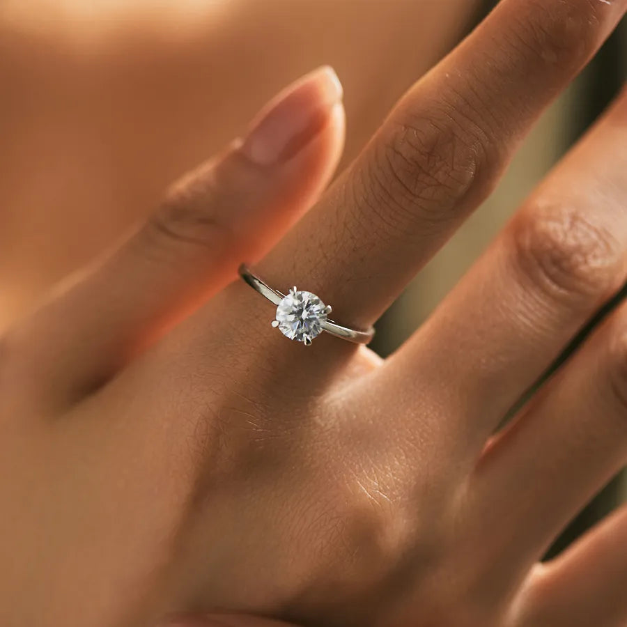 Bague solitaire moissanite taille ronde