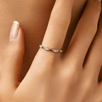 Bague géométrique sertie de zircons, argentée — vue 5