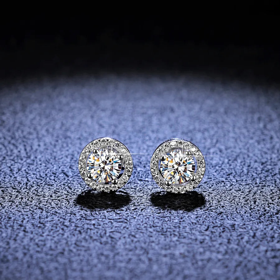 Puces d'oreilles solitaires en moissanite sur argent 925
