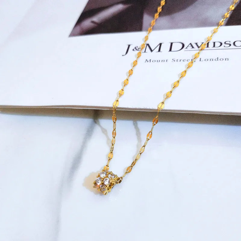 Collier à pendentif aux lignes ondulées — vue 4
