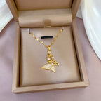Collier papillon ajouré serti, chaîne dorée — vue 5