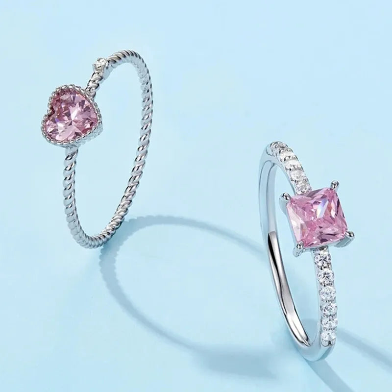 Bague à zircon rose taille carrée sur monture fine