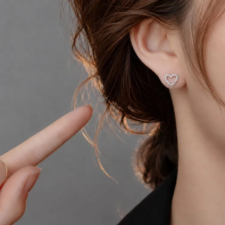 Puces d'oreilles moissanite taille cœur — vue 3
