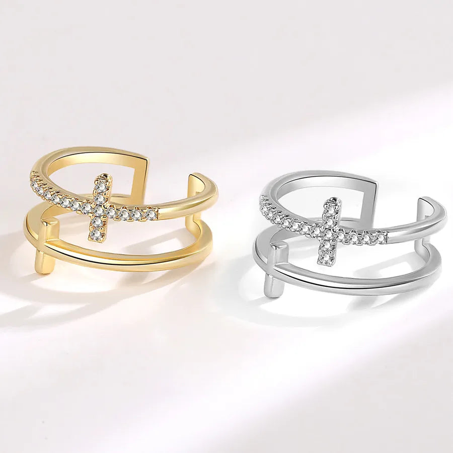 Bague ouverte ajustable à croix sertie de zircons
