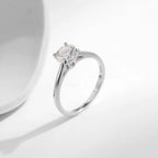 Bague solitaire moissanite taille ronde — vue 4