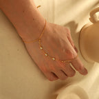 Bracelet chaîne fine élégante, acier doré — vue 6