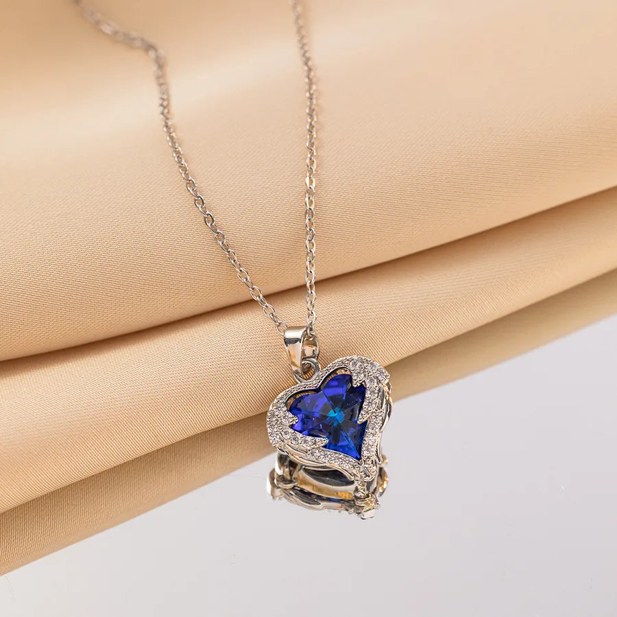 Collier cœur de cristal taillé, chaîne fine — vue 7