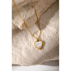 Collier cœur ajouré, chaîne fine dorée — vue 3