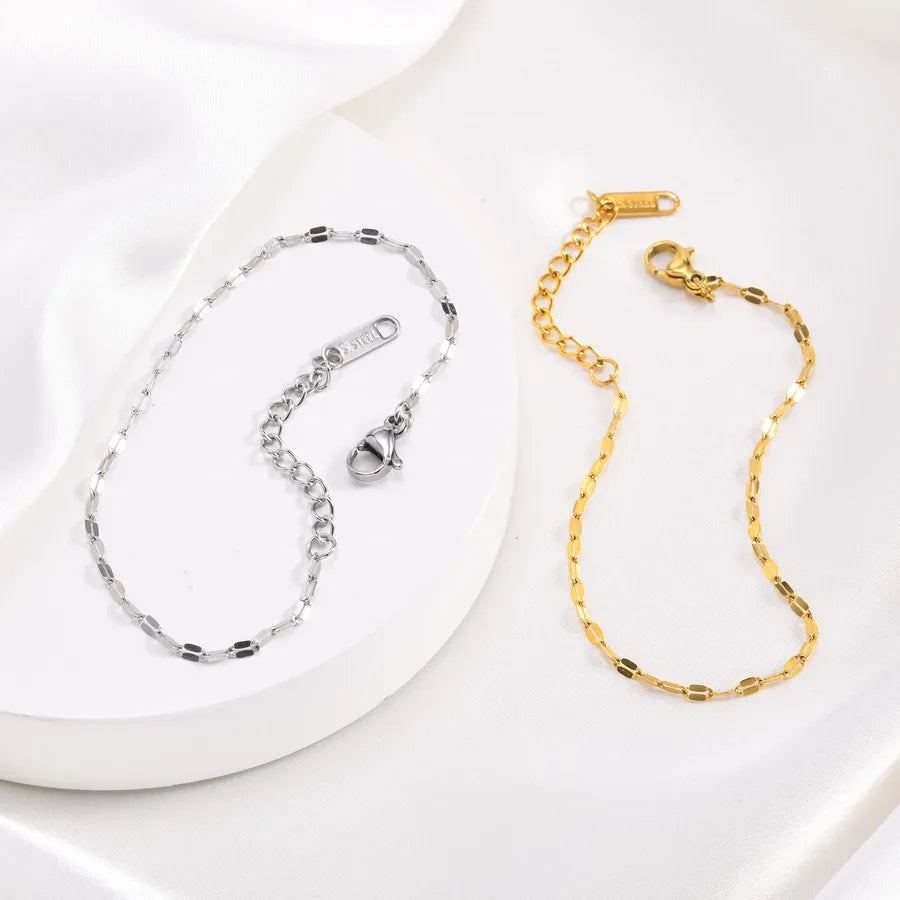 Bracelet jonc lisse en acier inoxydable doré — vue 4